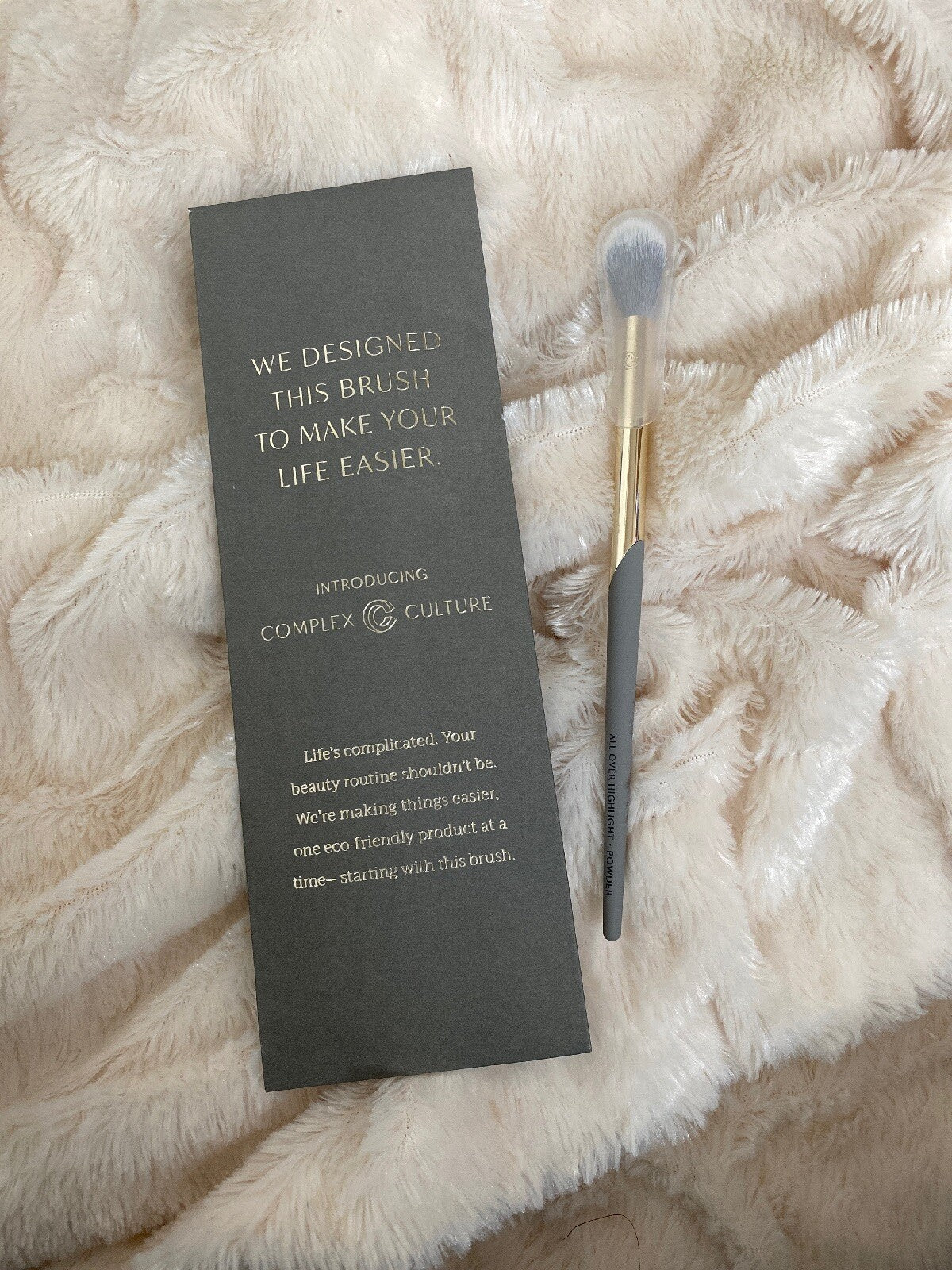 Multi-tasking All Over Highlighter Brush - Vegan Makeup Brush
