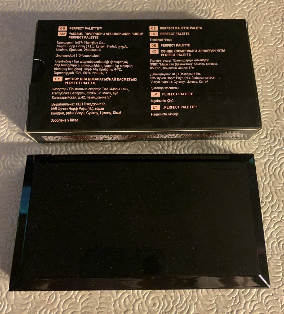 Unfilled Mirrored Cosmetic Compact Palette with Pink and Black Finish