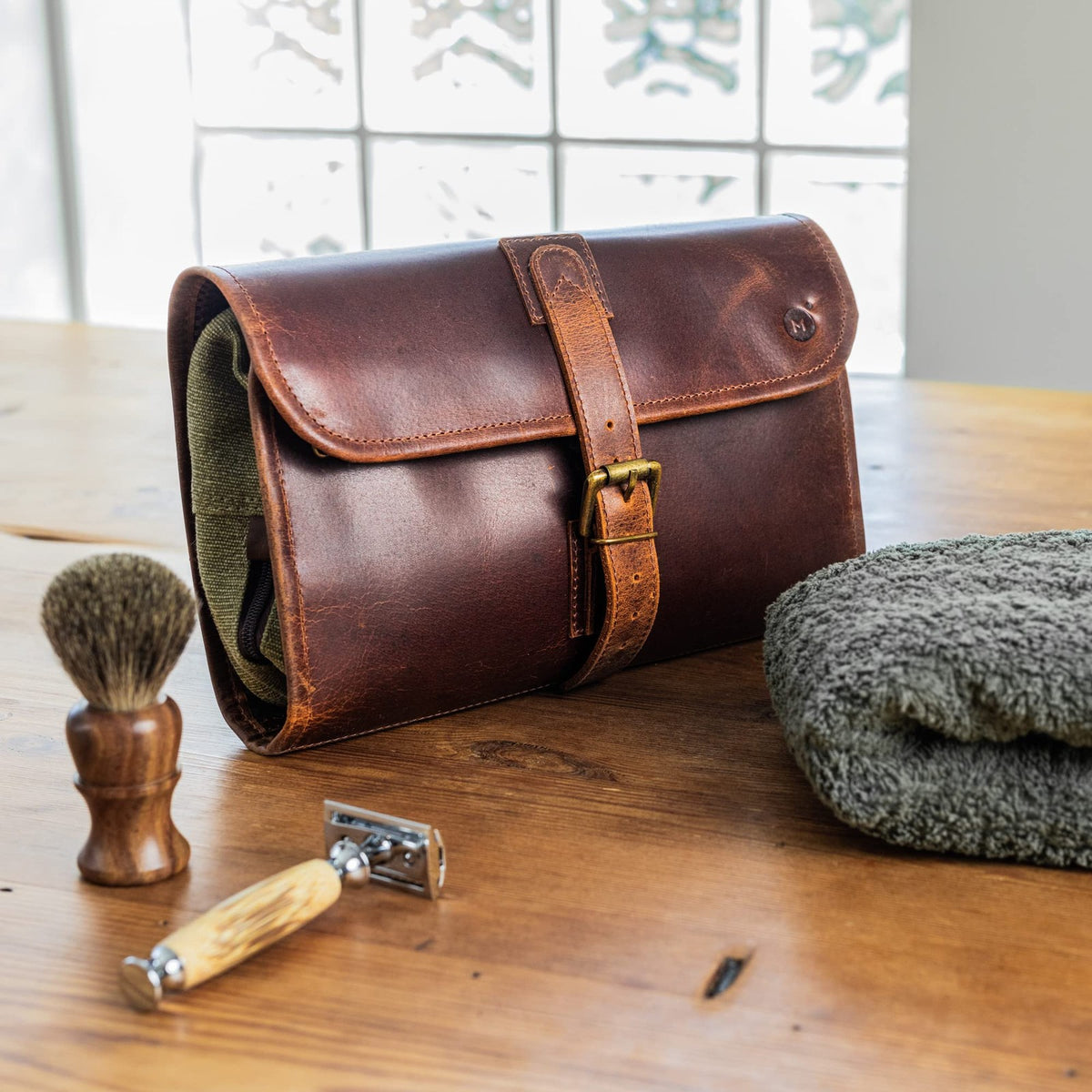 Leather Hanging Toiletry Bag for Men & Women Travel Organizer Dopp Kit