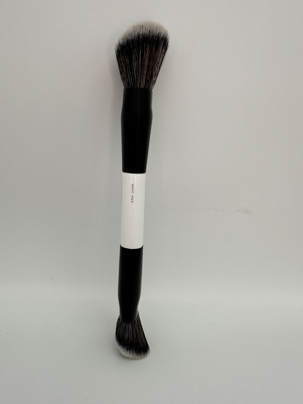 Dual-Ended Foundation and Face Makeup Brush - Makeup by Mario