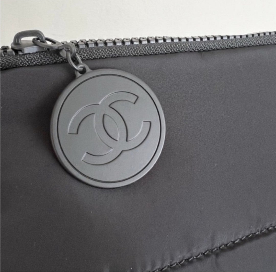 Black Puffy Makeup Bag Clutch Cosmetic Case - Unbranded