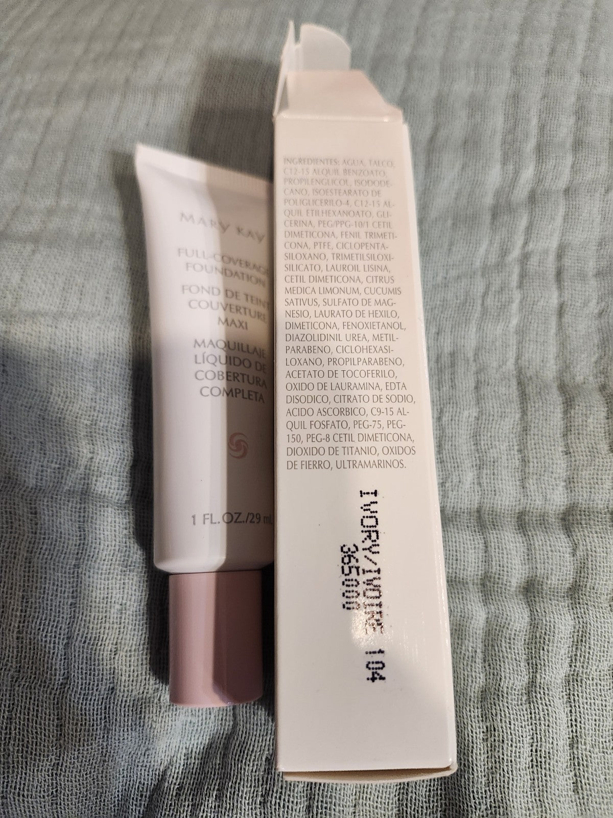 Full Coverage Foundation Ivory 104 - Long-Lasting Face Makeup