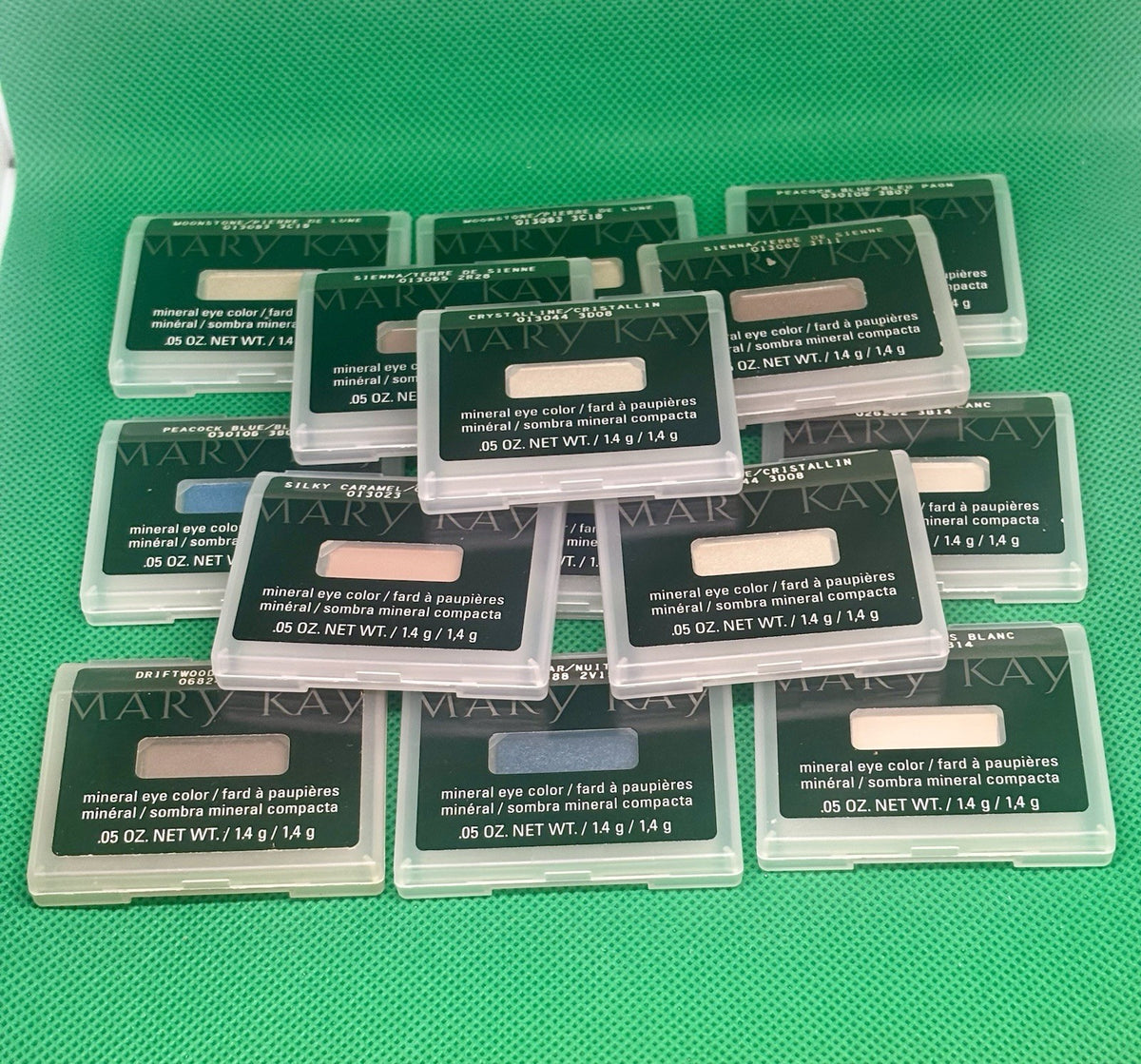 Mineral Eye Shadow Palette - Multiple Colors for Natural & Glam Looks