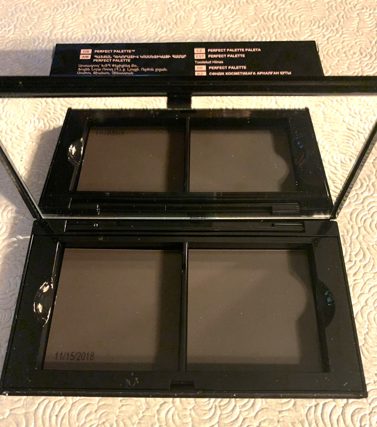 Unfilled Mirrored Cosmetic Compact Palette with Pink and Black Finish