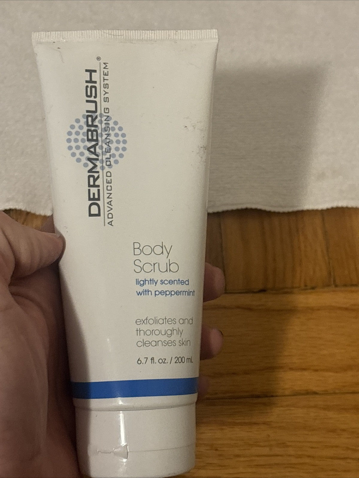 DERMABRUSH Advanced Cleansing Body Scrub Lightly Scented Peppermint