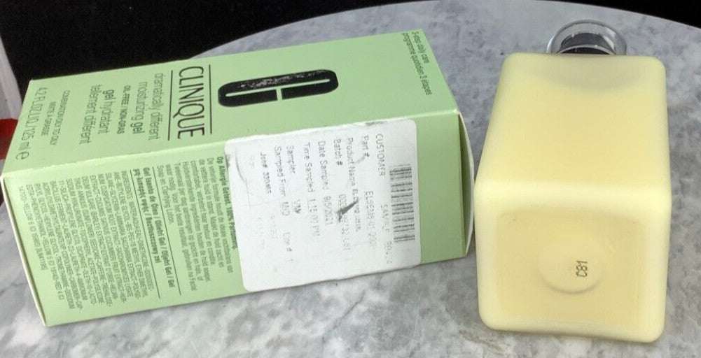 Clinique Dramatically Different Moisturizing Gel Oil-Free / Non-Gras