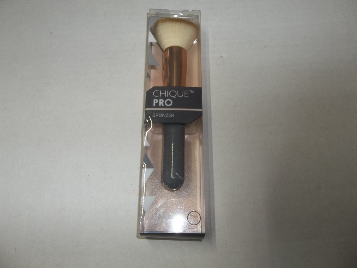 Vegan Bronzer Brush for Makeup Application - Cruelty-Free