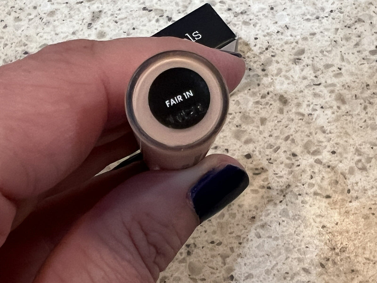 Liquid Mineral Concealer Fair 1N - Medium Buildable Coverage, Brightening & Hydrating