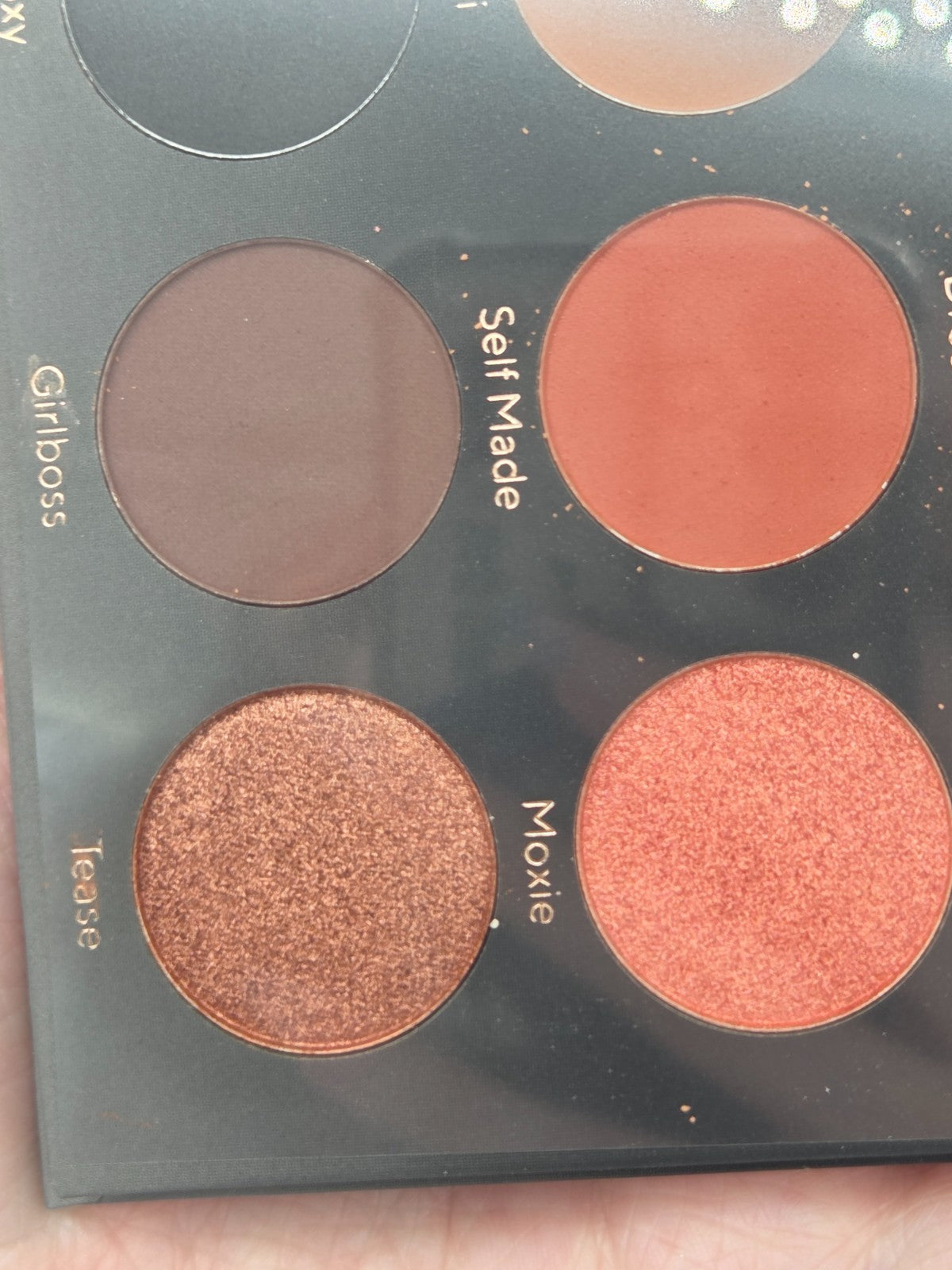 Neutral Eyeshadow Palette - 9 Matte & Shimmer Shades for Natural Looks
