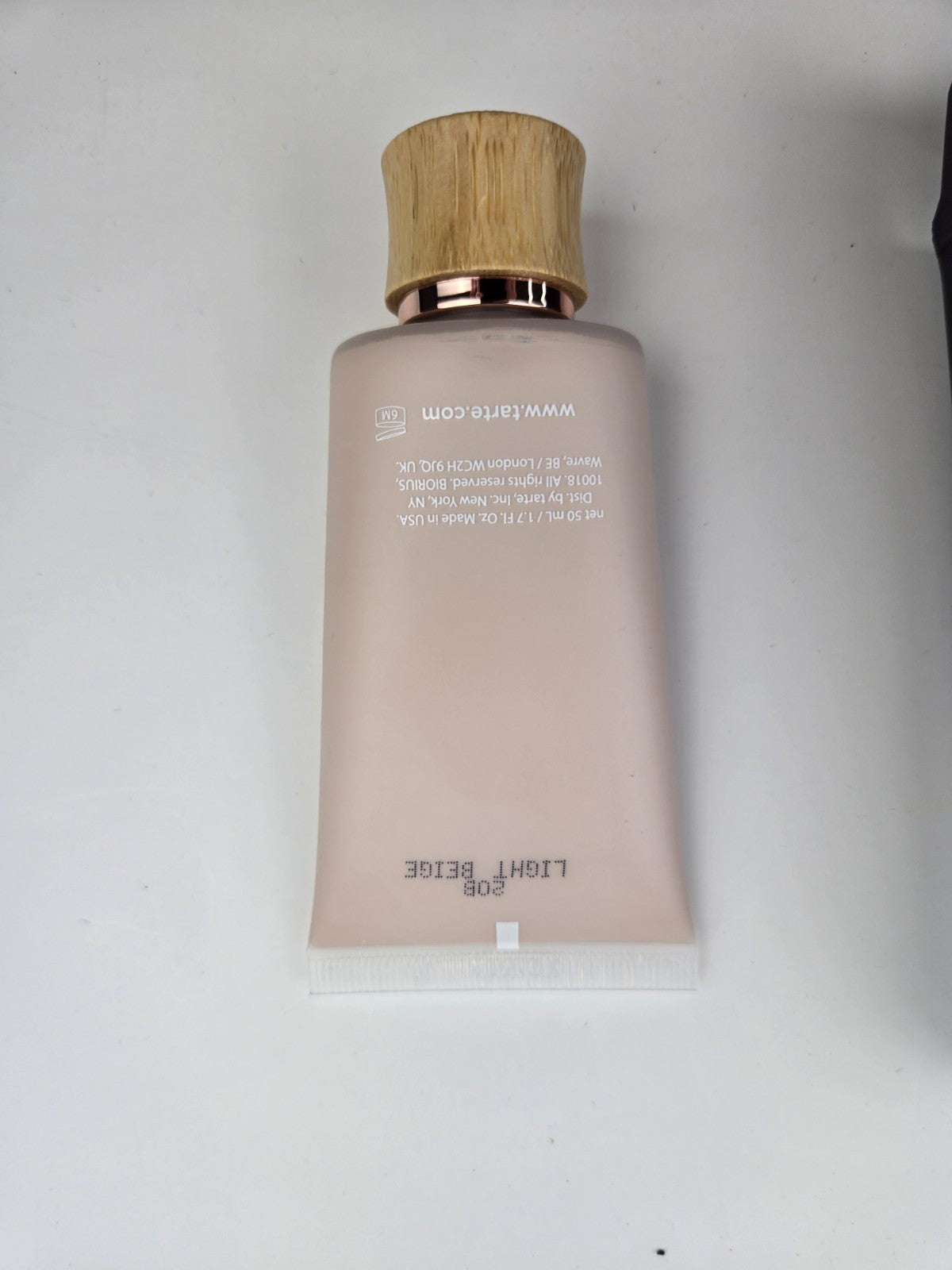 Full Coverage Matte Foundation with Amazonian Clay - Light Beige 20B