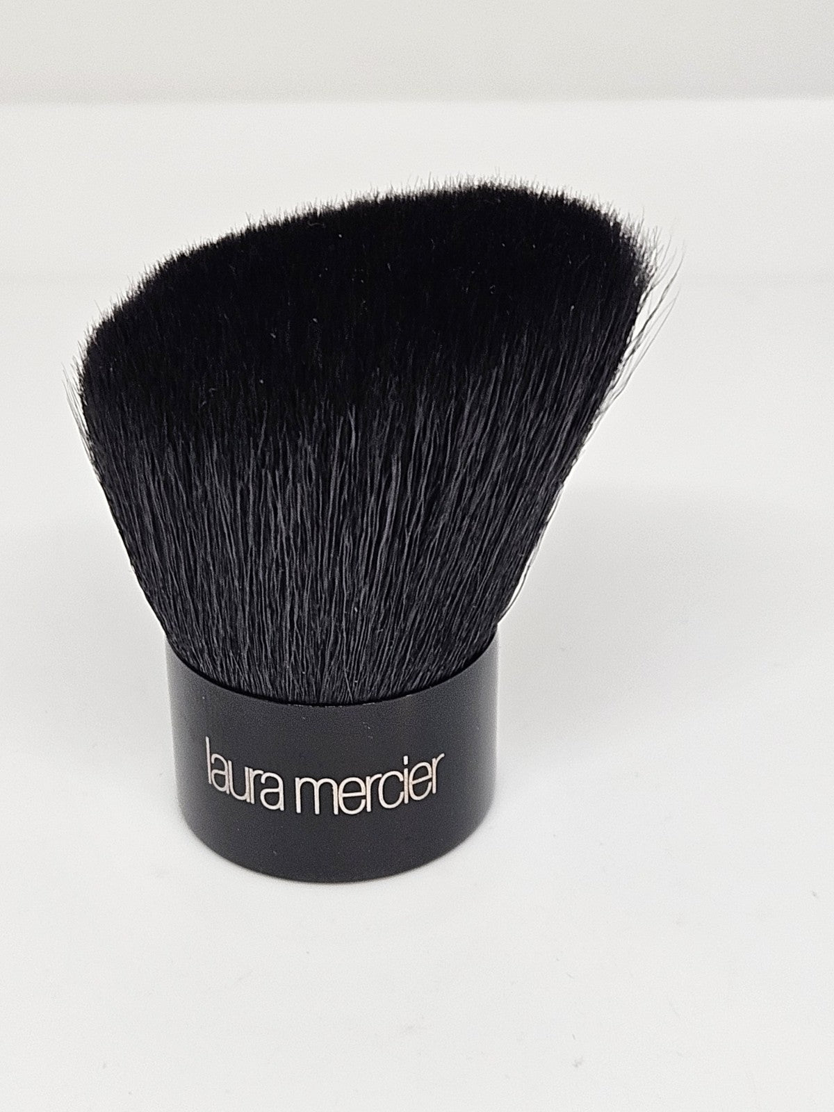 Face Angled Kabuki Brush by Laura Mercier