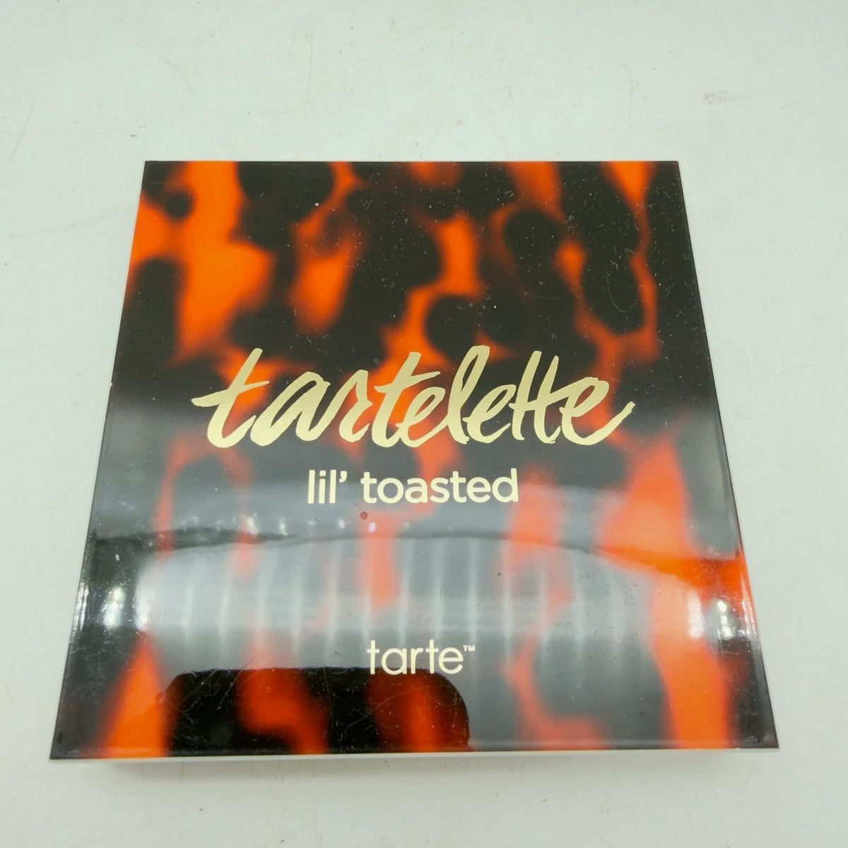 Warm Matte Eyeshadow Palette with 8 Shades - Cruelty-Free, Long-Lasting