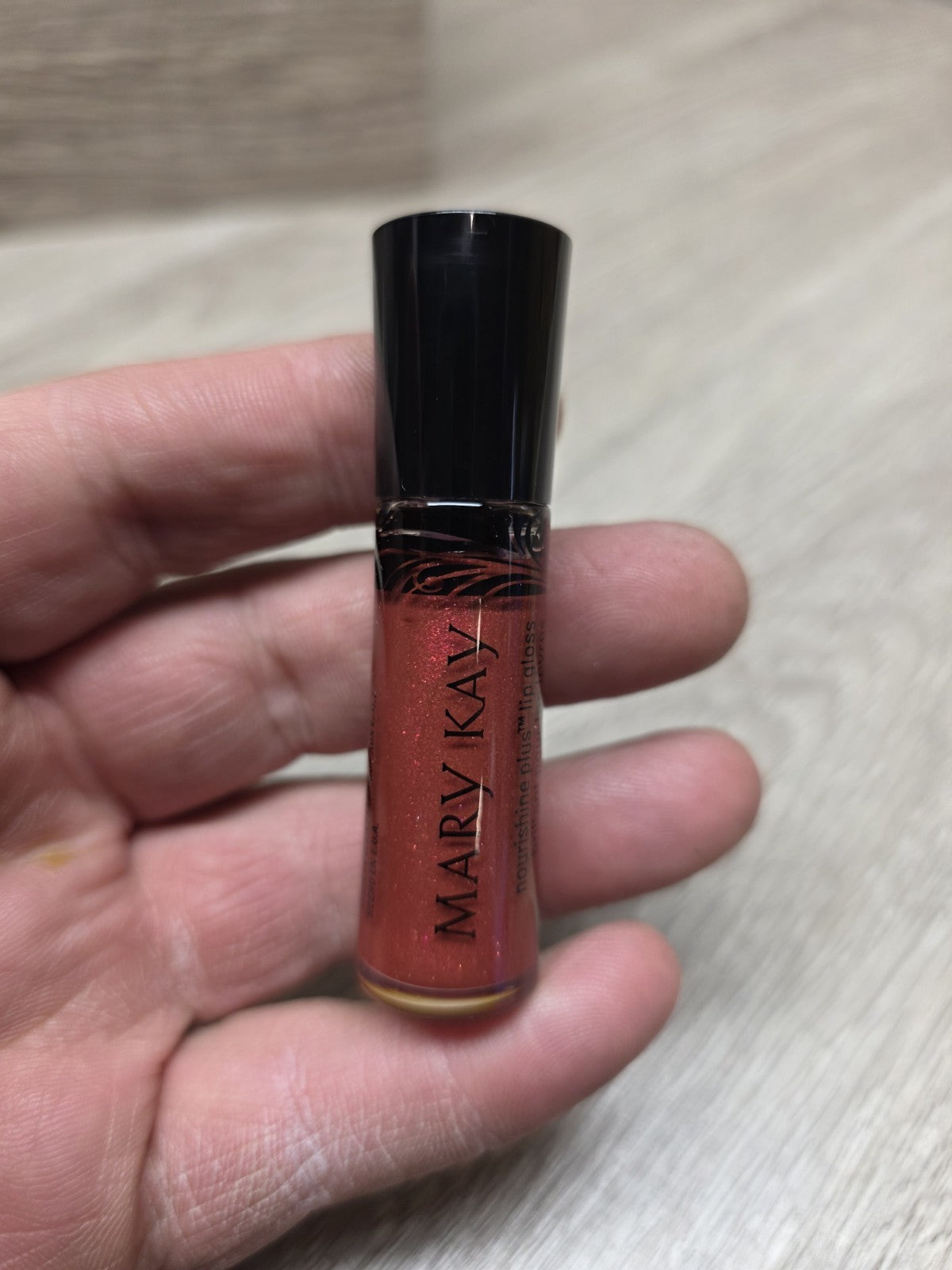 Mary Kay Nourishine Plus Lip Gloss Red Passion Full Size - Lip Makeup