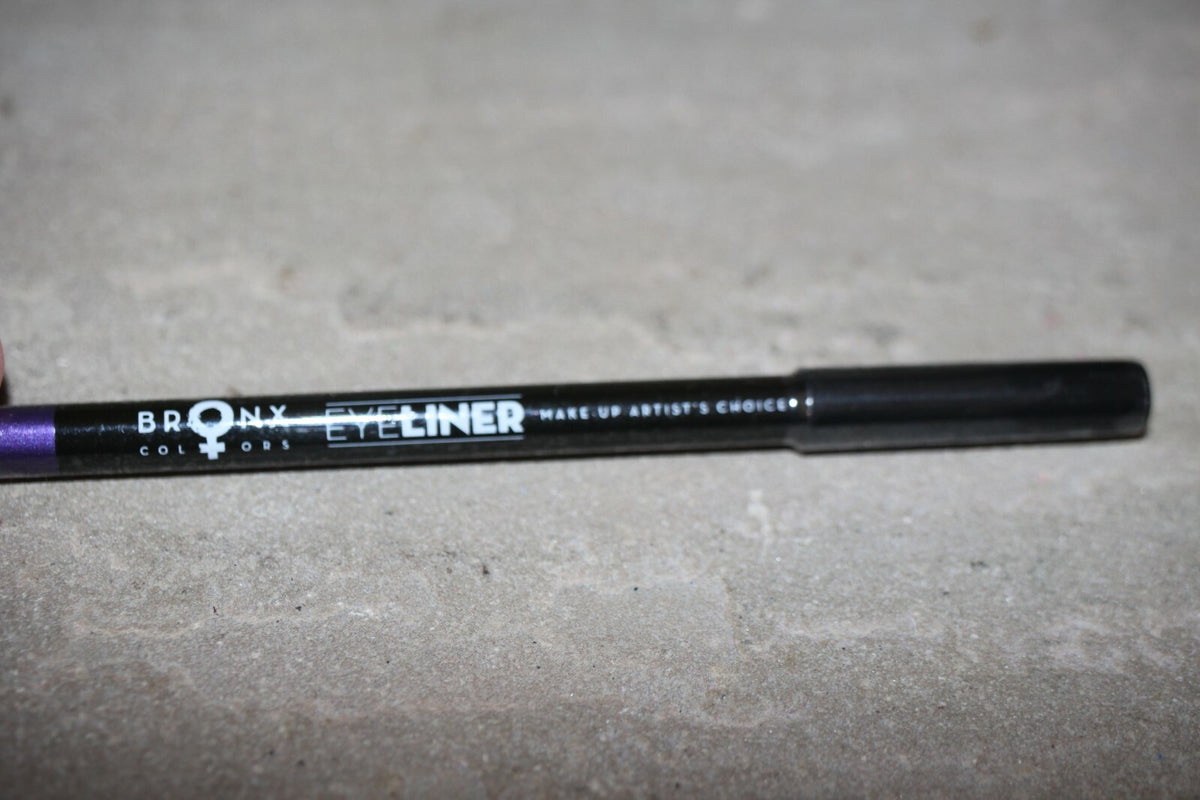 Eyeliner Pencil Lavender Shimmer Long-Wearing Eye Makeup