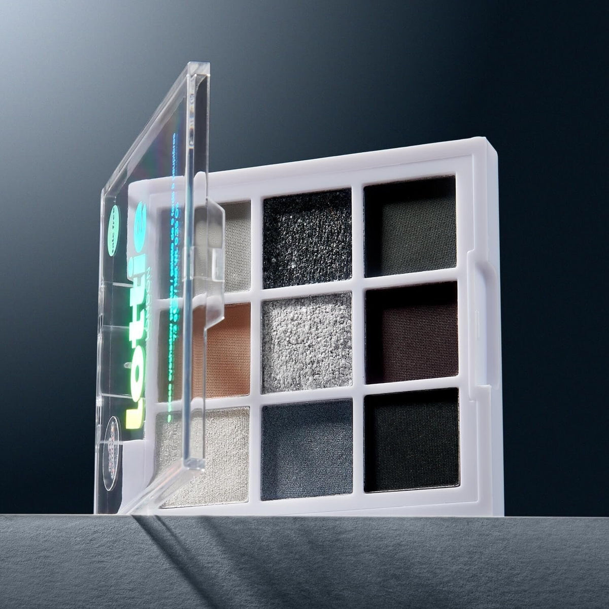 Eyeshadow Palette - 9 Versatile Matte and Metallic Shades for Makeup Looks