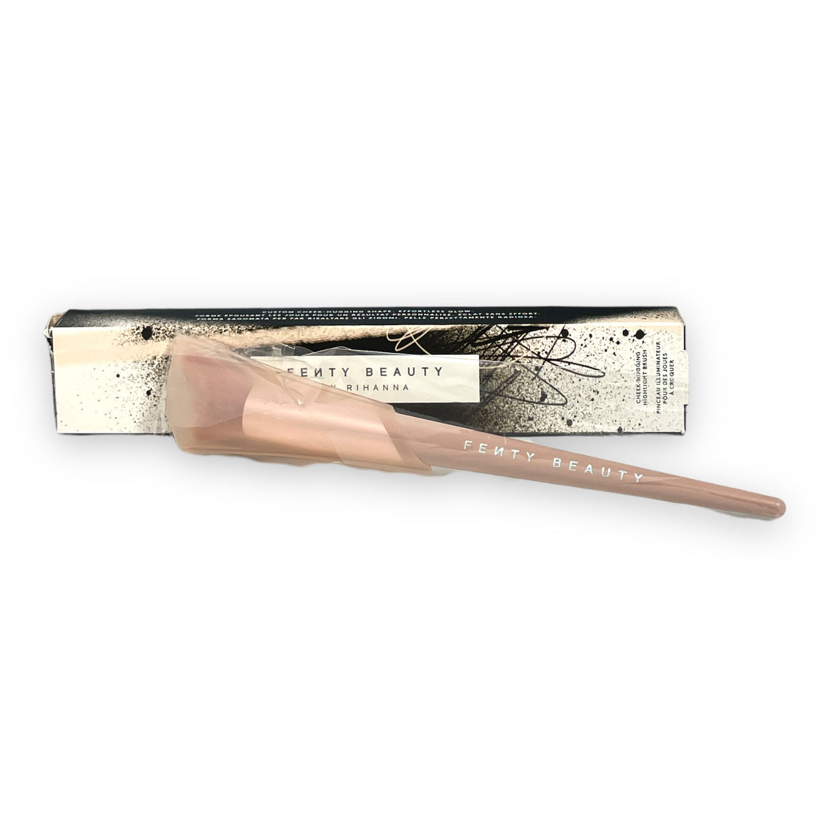 High-Quality Makeup Brush for Cheek & Highlighter - Fluffy Face Brush