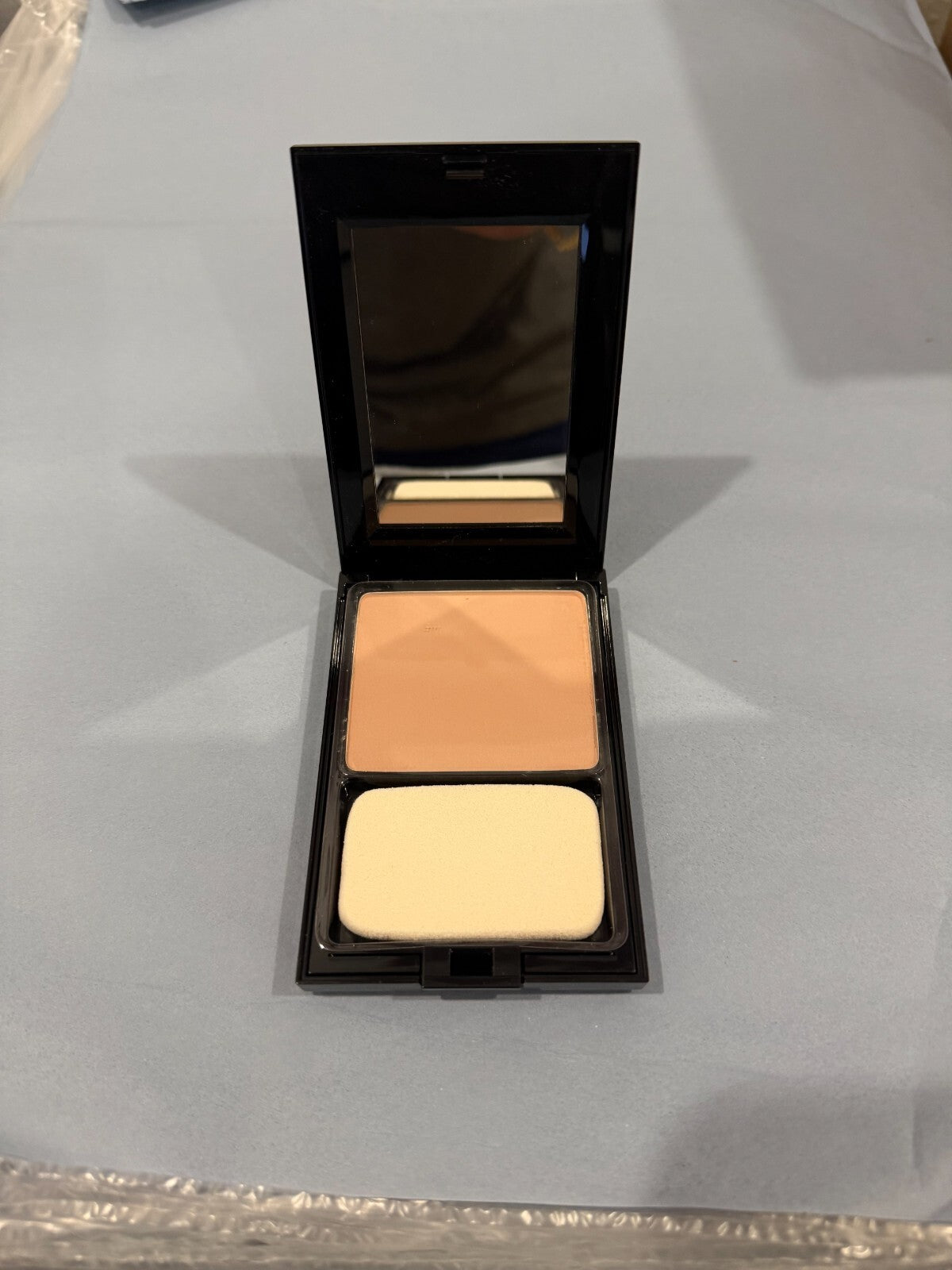 Elizabeth Arden Flawless Finish Dual Perfection Face Powder SPF 8 Cream 23