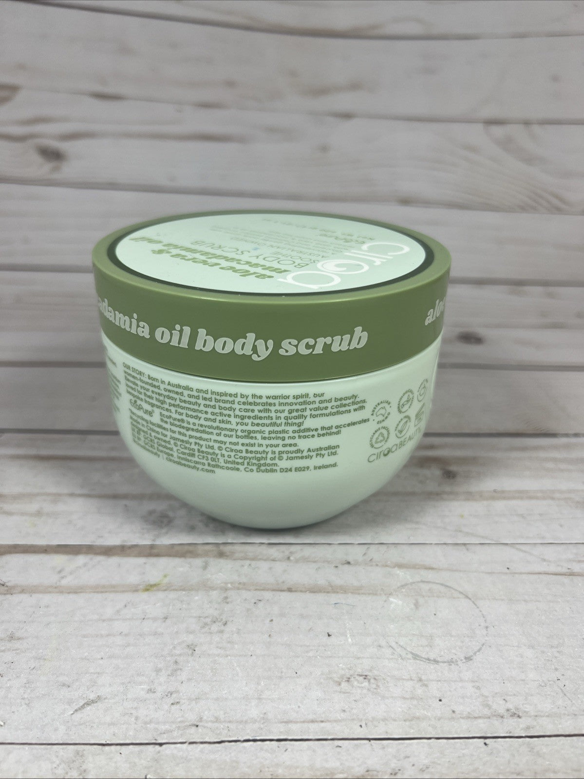 Ciroa Aloe Vera & Macadamia Oil Body Scrub Soothe 21.1oz