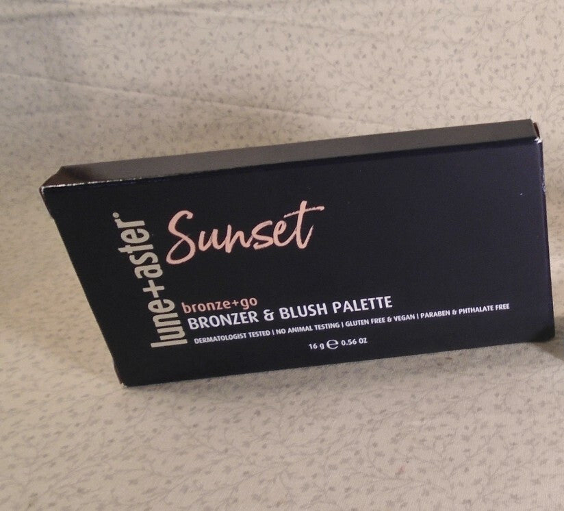 Bronze and Blush Face Palette - Sunset Color 0.56oz Makeup Compact