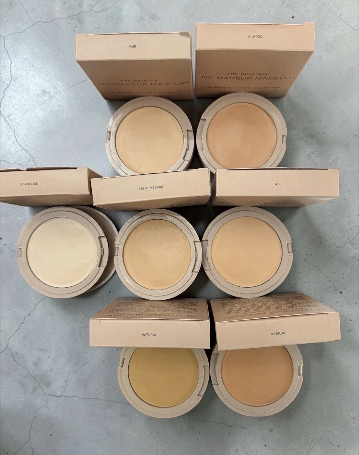 Light Cream Foundation & Brush Duo - Buildable, Long-Wear Face Makeup