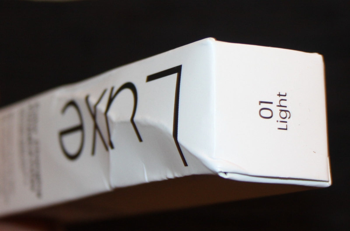 Luxe Color Changing Foundation 01 - Long-Wlasting Face Makeup